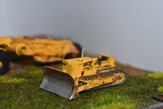 N Scale Dozer D9D open cab and posable blade kit