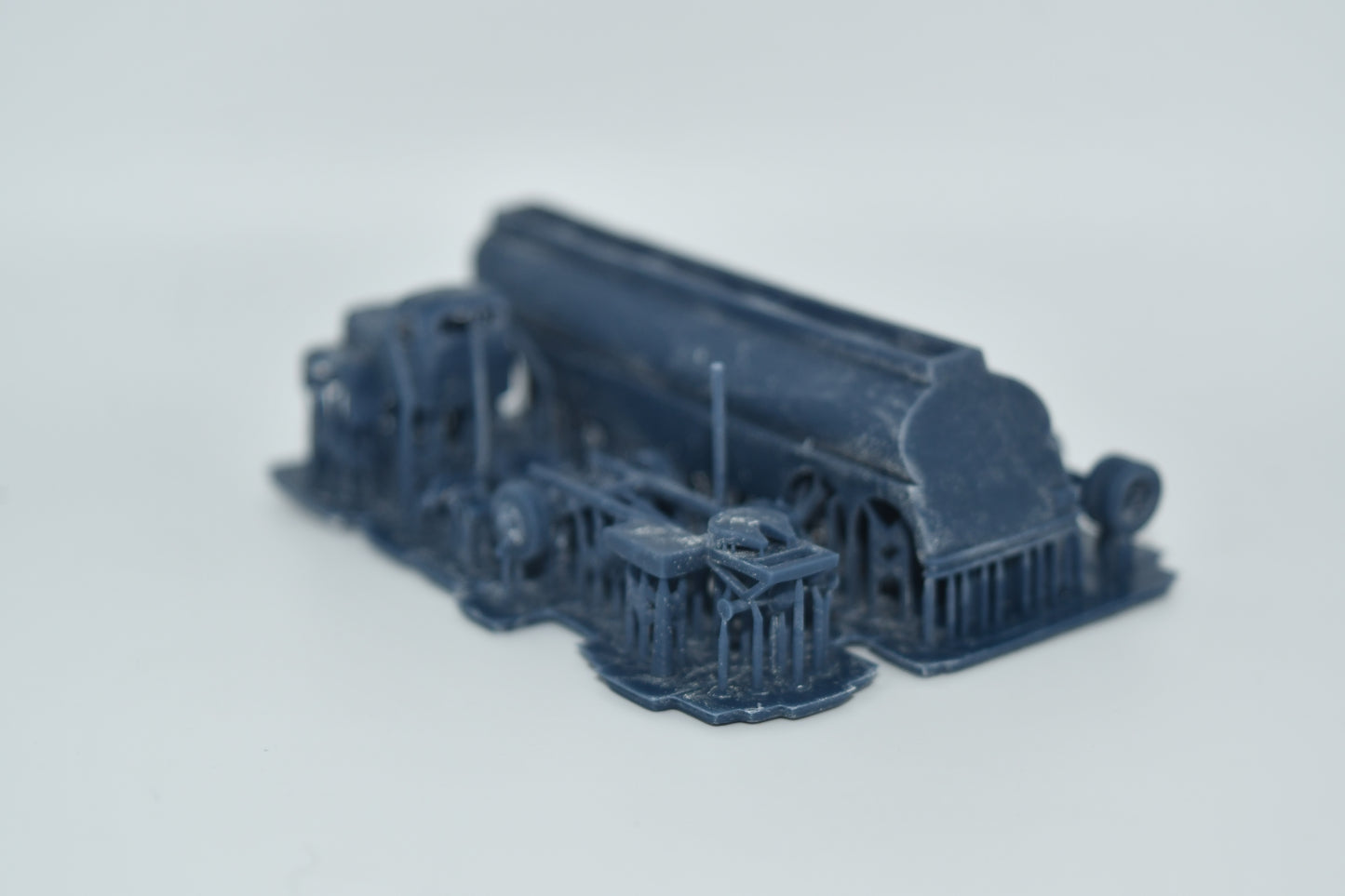 N scale 1953-1972 International RD190 fuel tanker kit