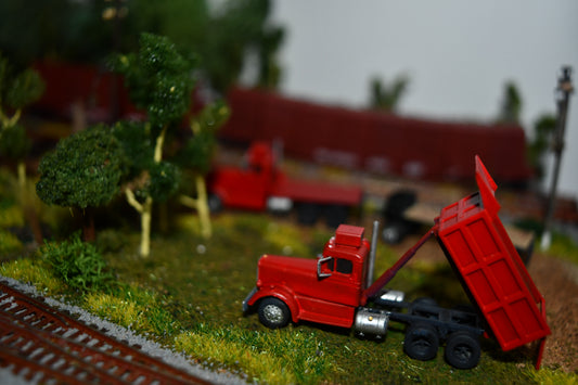1955 Kenworth needle nose flatbed and dump truck kit