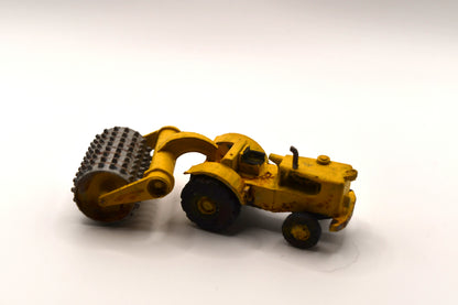 N Scale Compactor Cat DW20 open cab