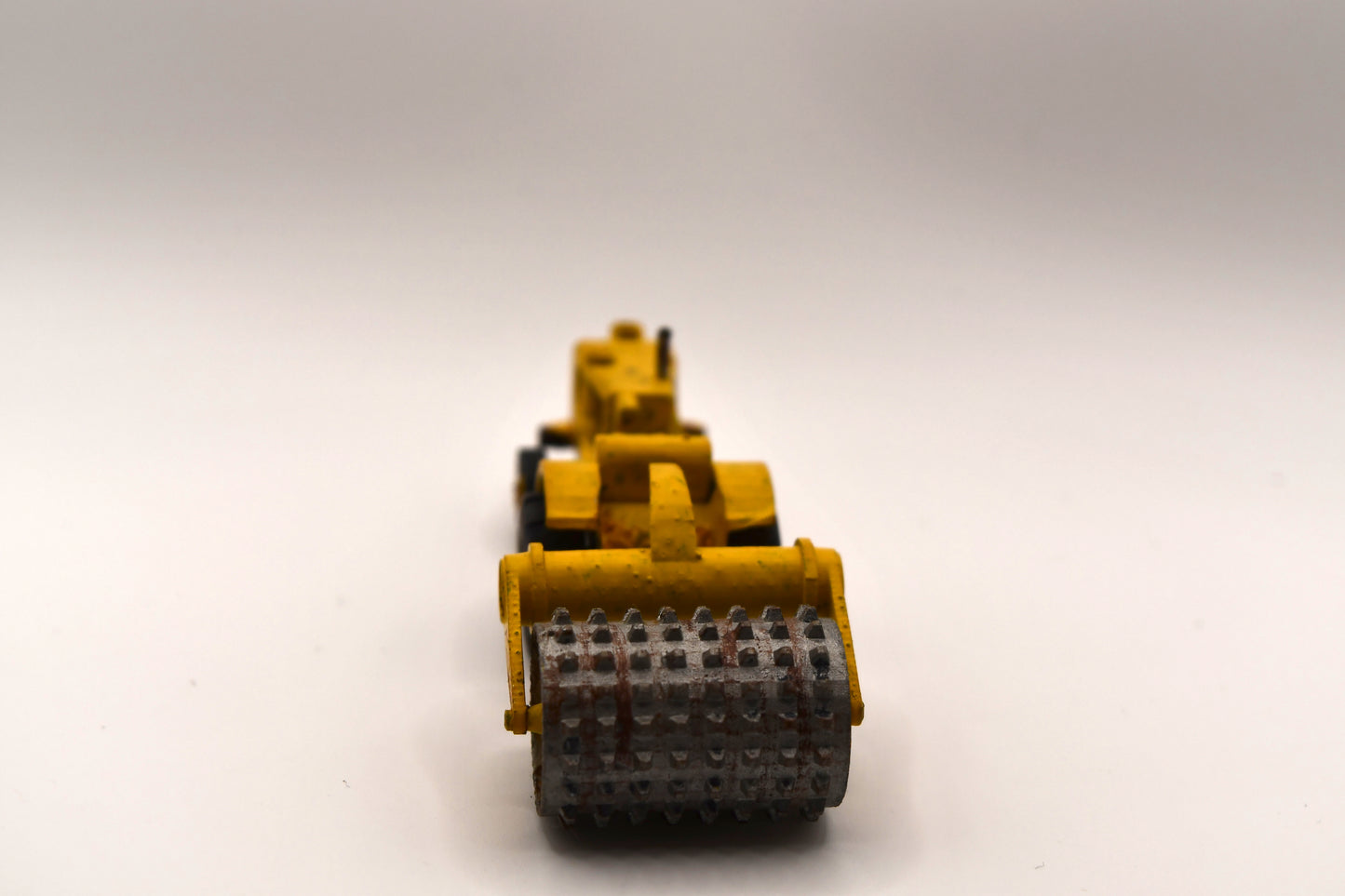 N Scale Compactor Cat DW20 open cab