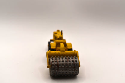 N Scale Compactor Cat DW20 open cab