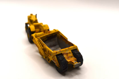 N Scale Belly pan Cat DW20 open cab and posable Pan