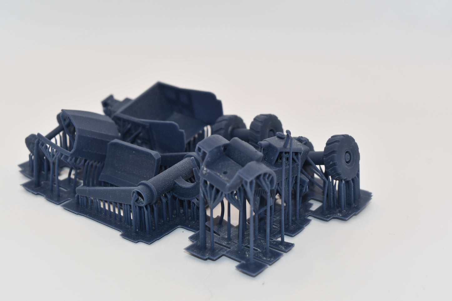 N Scale Belly pan Cat DW20 open cab and posable Pan