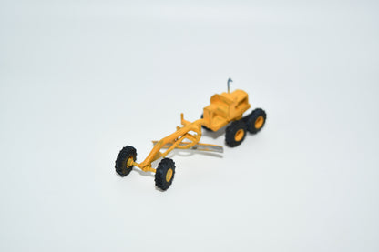 N scale 1950s era Allis Chalmers AC45 grader kit.