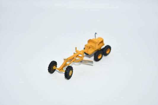 1950s era Allis Chalmers AC45 grader in HO scale