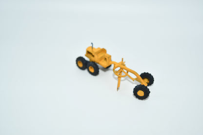 N scale 1950s era Allis Chalmers AC45 grader kit.