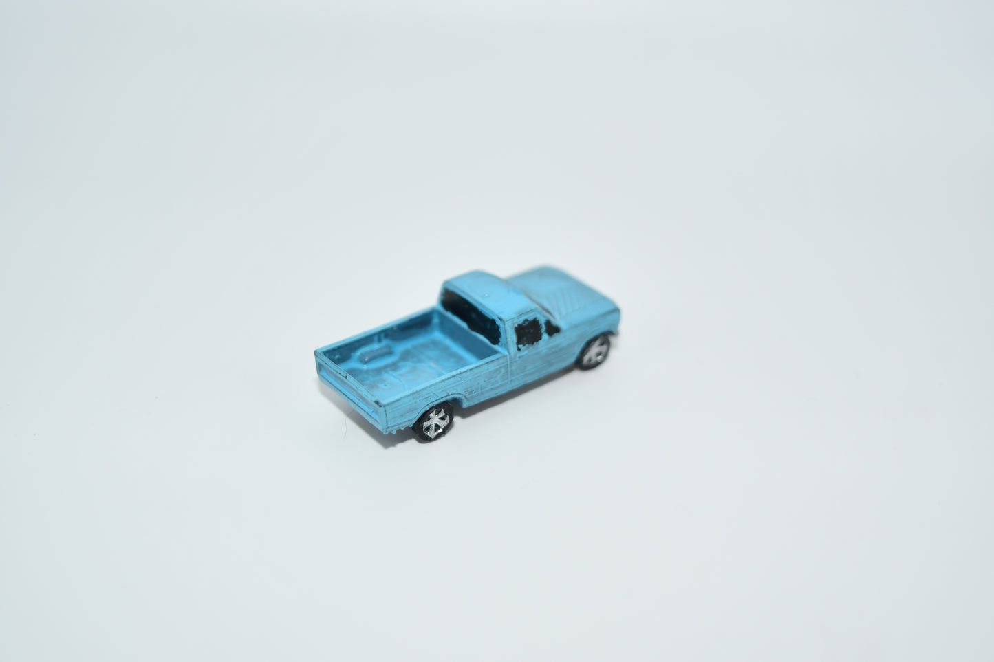 N scale resin Restomods kit including a tri 5 Chevy, Ford pickup, and Corvette