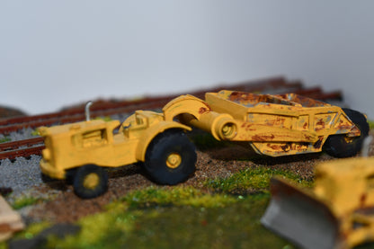 N Scale Belly pan Cat DW20 open cab and posable Pan