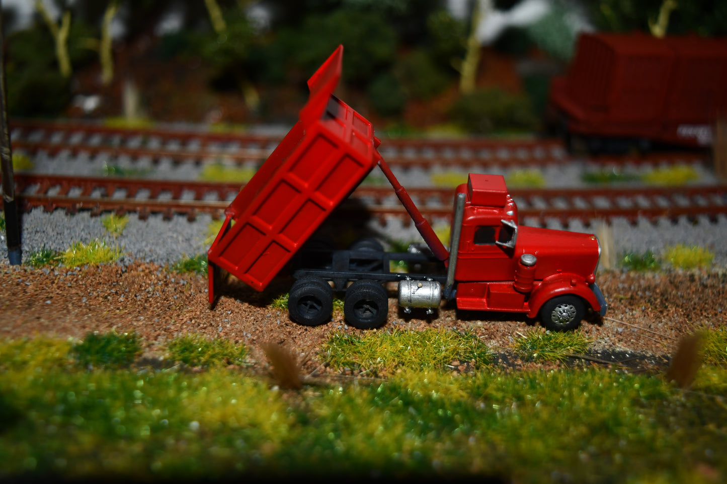 1955 Kenworth needle nose flatbed and dump truck kit