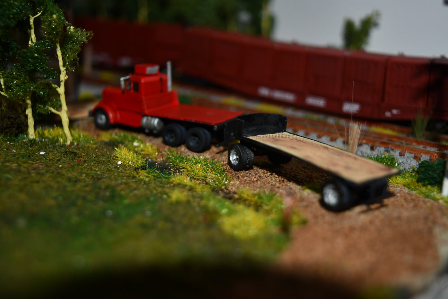1955 Kenworth needle nose flatbed and dump truck kit