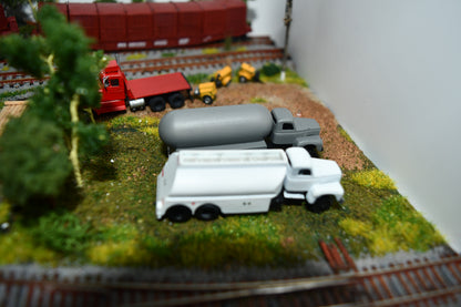 N scale 1953-1972 International RD190 fuel oil and propane truck kit