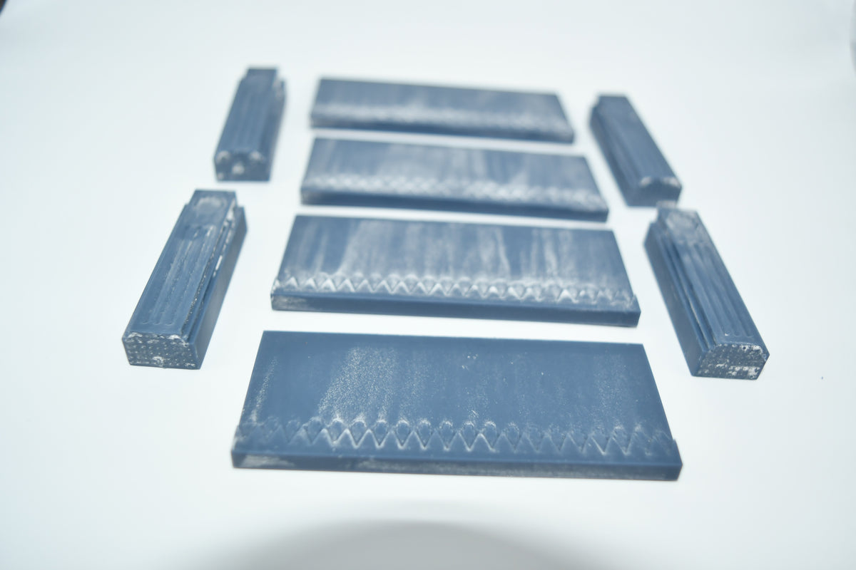 Art deco retaining wall in N scale