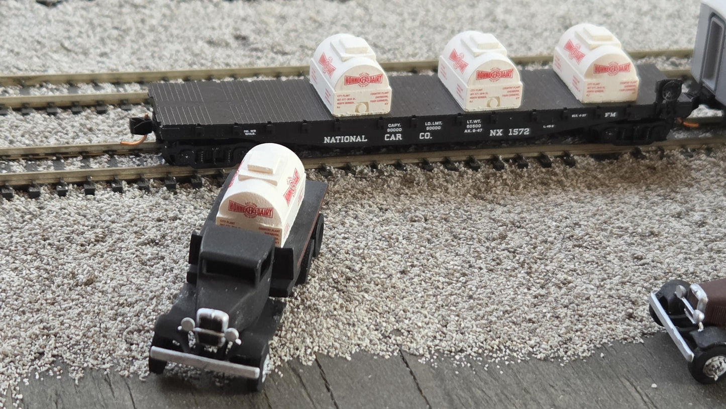 N scale1932 Ford flat bed and dump truck kit