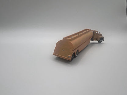N scale 1953-1972 International RD190 fuel tanker kit
